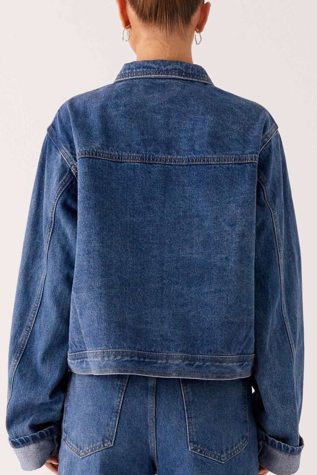 03d4c0b3-3ad9-4b4c-b12f-c34dd9a13b9a-Max