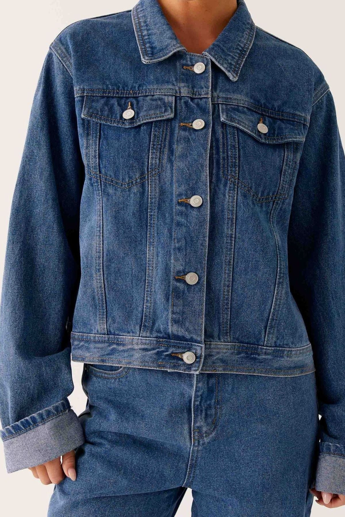 e9431c5e-d058-4ac8-a9bb-e2bc8bb3cc57-Max