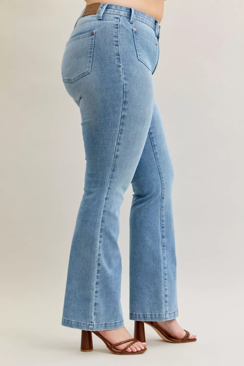 Judy Blue Full Size Mid Rise Bootcut Jeans with Contrast Wash & Front Patch Pockets Plus Size.